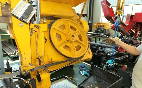 如何解决大余卧式金属带锯床切削时出现的断带现象？